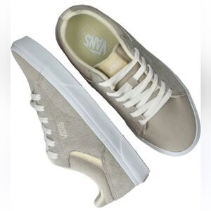 Vans Seldan Hairy Sneakers - Light Grey, Size 10, NWOT